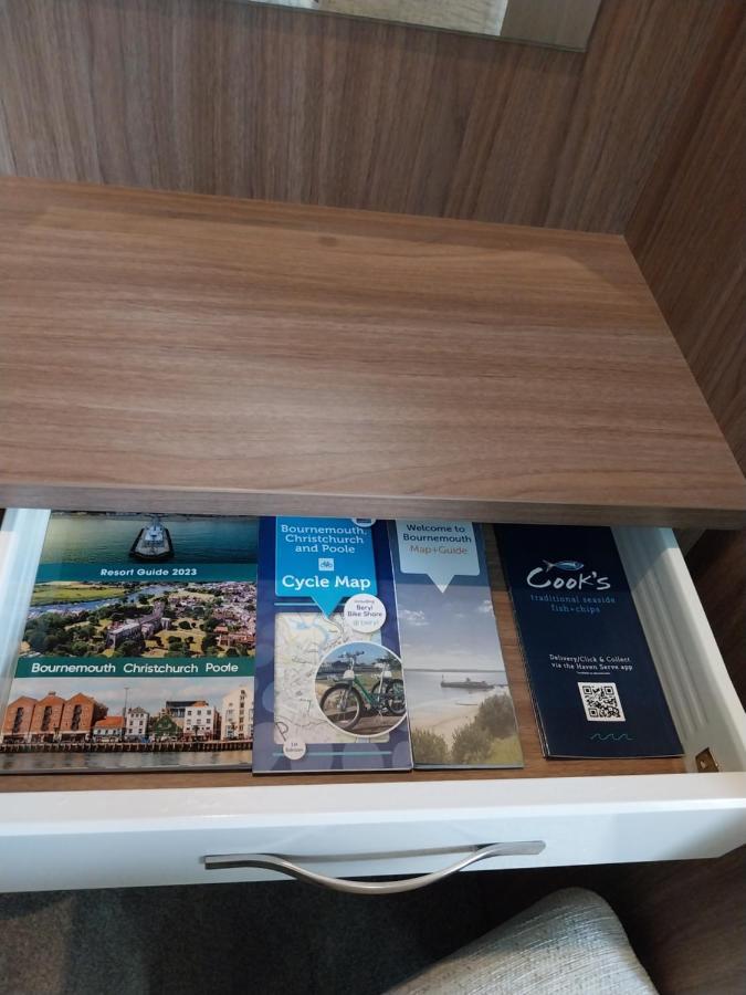 プール Family Breaks At Rockley Park With Prosecco And A Box Of Chocolates On Arrivalヴィラ エクステリア 写真